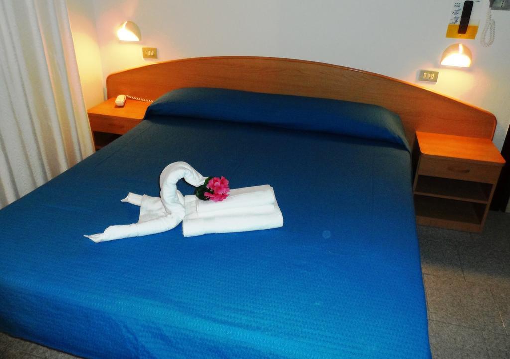 Hotel La Dolce Vita Rimini Oda fotoğraf