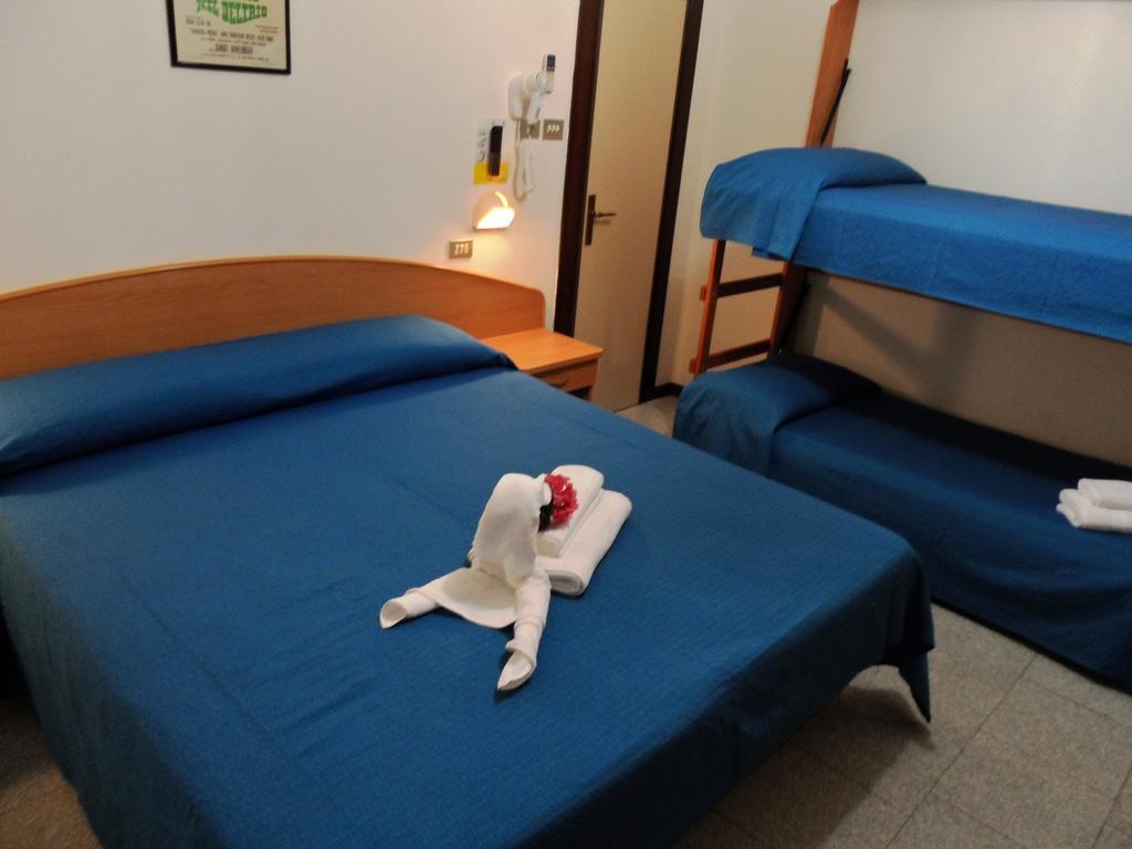 Hotel La Dolce Vita Rimini Oda fotoğraf